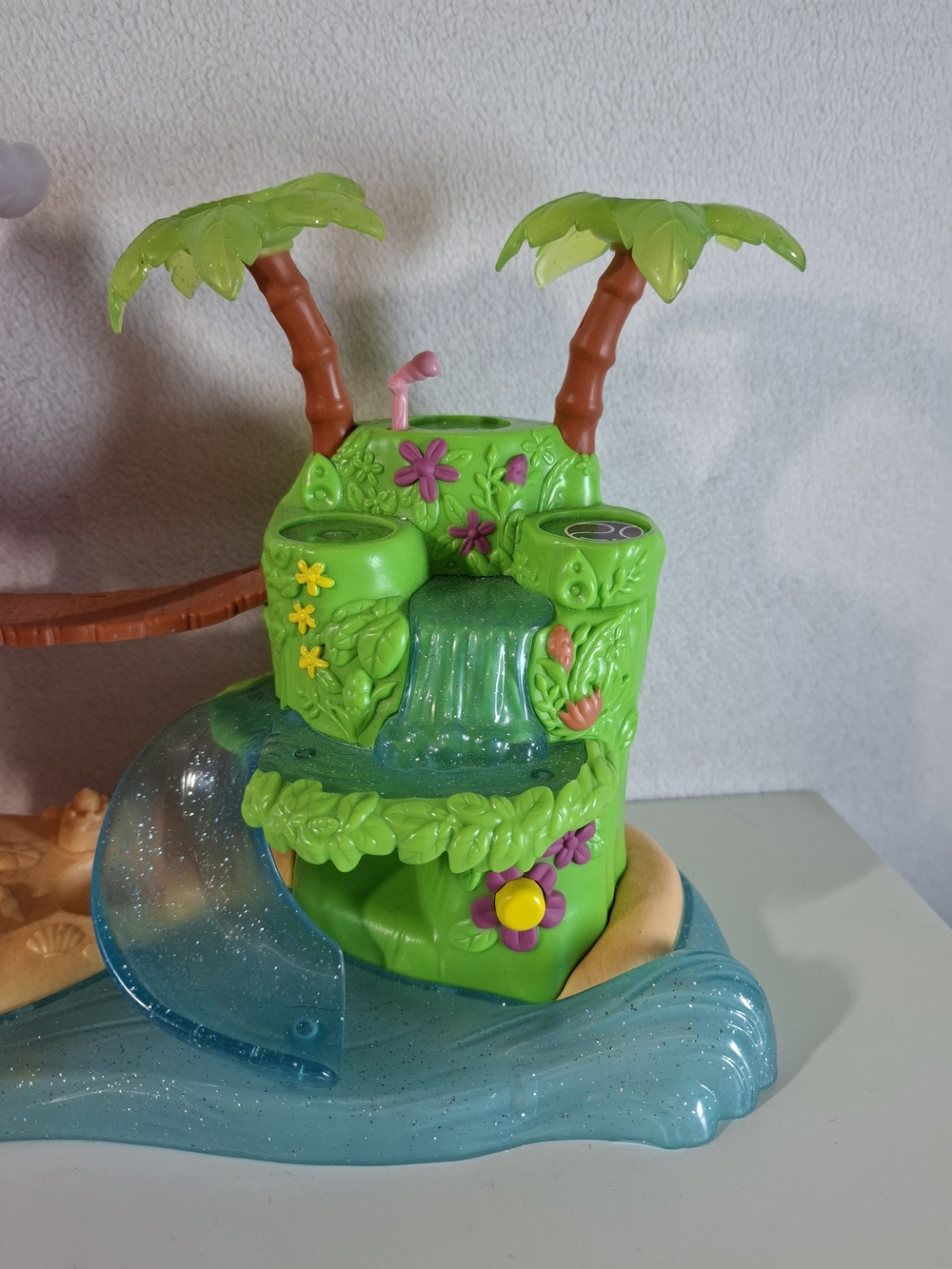 Hatchimals Tropical Playset - Pink & Green Island Adventure - Picture 5 of 11